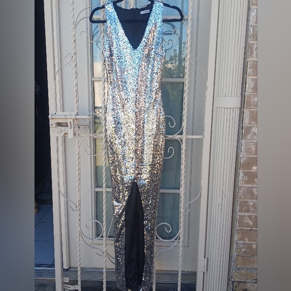 XTaren Silver Sequin Front Slit Maxi Holiday Sparkle Dress Size Small - Picture 11 of 11